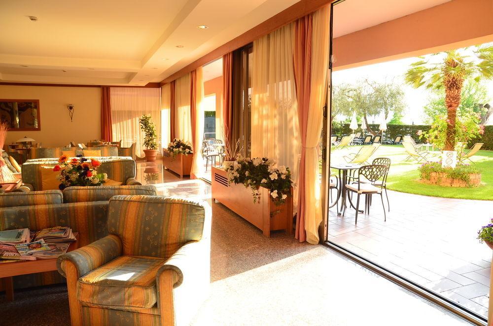 Residence Lido Hotel Мальчезине Экстерьер фото