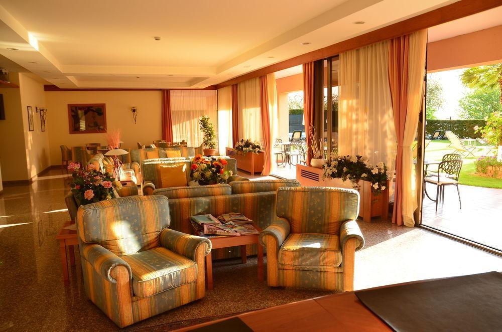 Residence Lido Hotel Мальчезине Экстерьер фото
