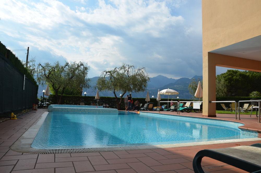 Residence Lido Hotel Мальчезине Экстерьер фото