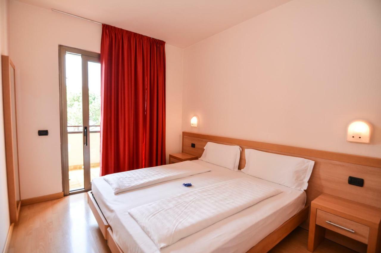 Residence Lido Hotel Мальчезине Экстерьер фото